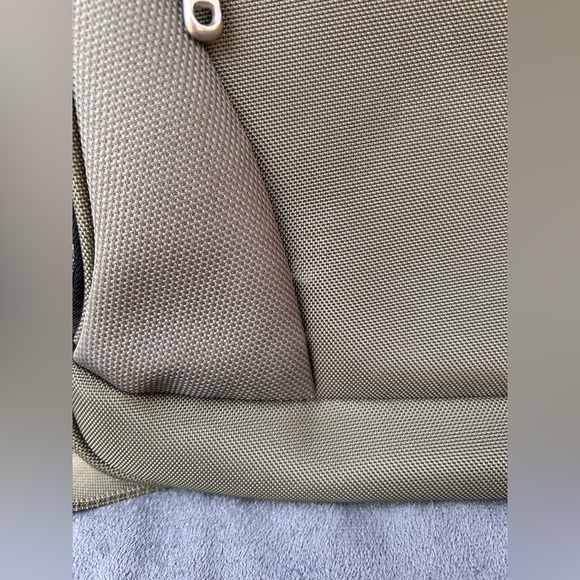 SwissGear Wenger Army Green Satchel Bag Like New - Picture 4 of 10